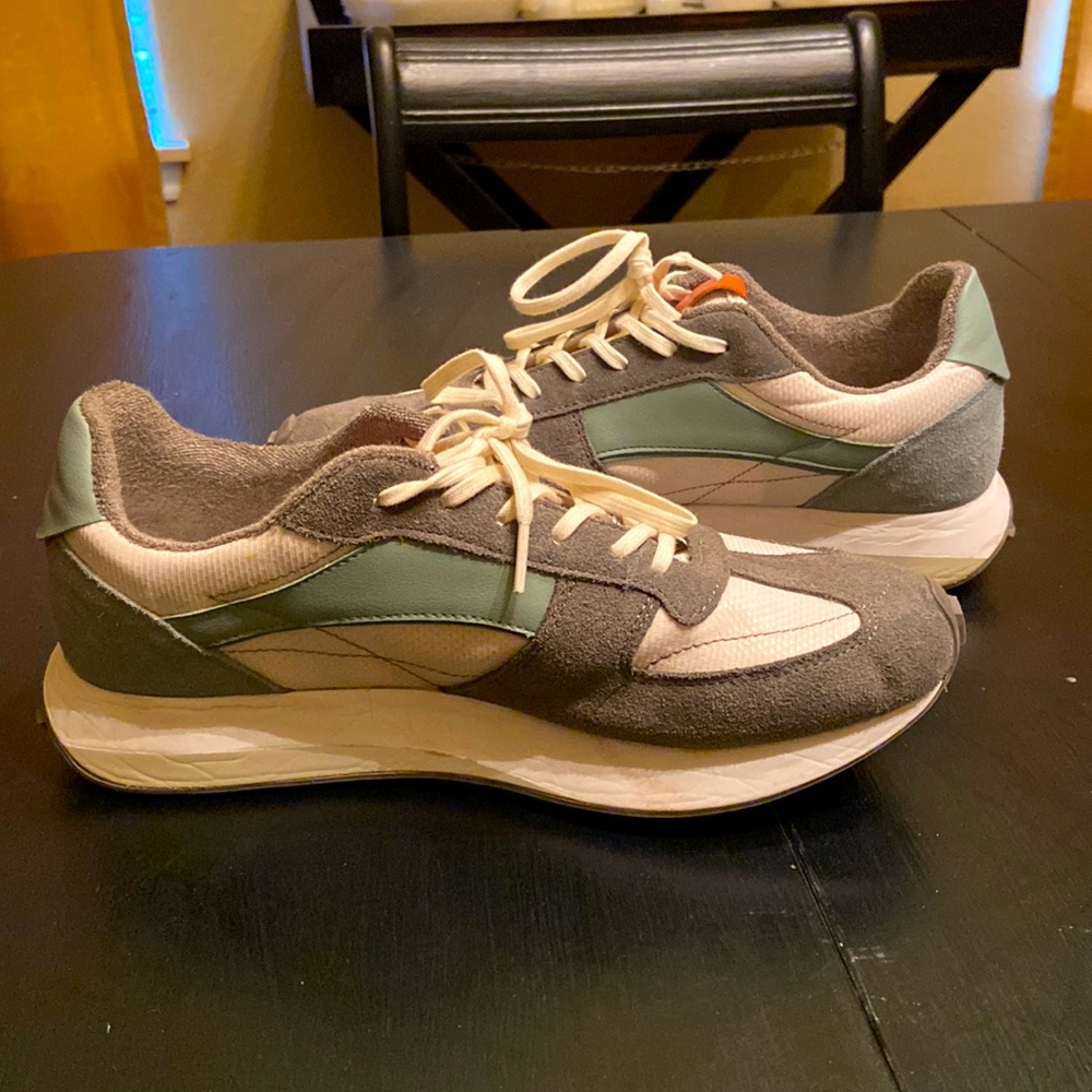 Retro Running Sneaker